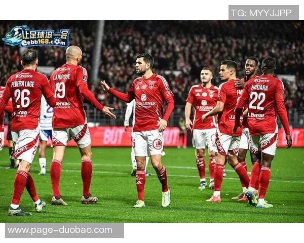 埃因霍温连胜势不可挡荷甲赛场如同单机游戏般精彩